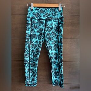 Constantly Varied Gear Teal Electric Print Capri Leggings XS